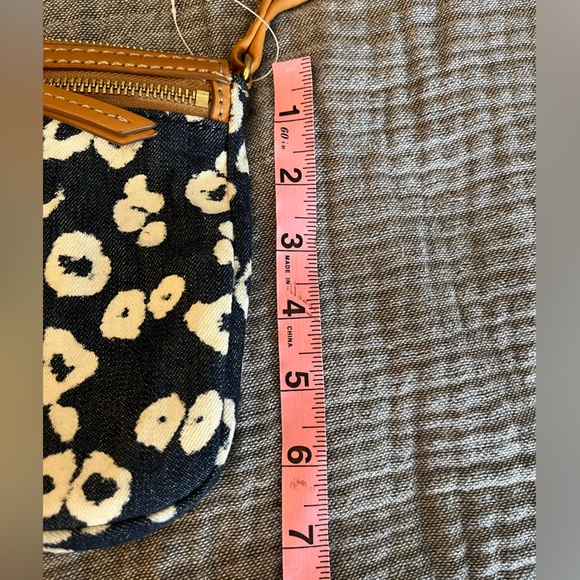 Fossil canvas and leather crossbody - Picture 7 of 8